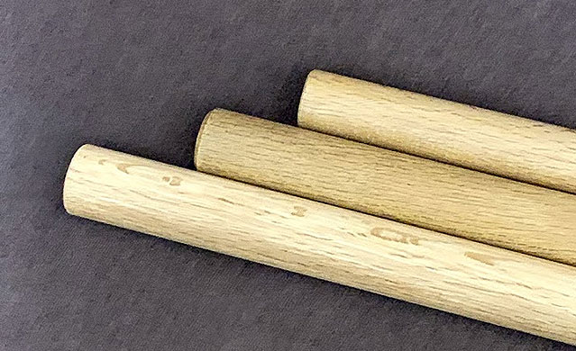 木刀と杖を使います